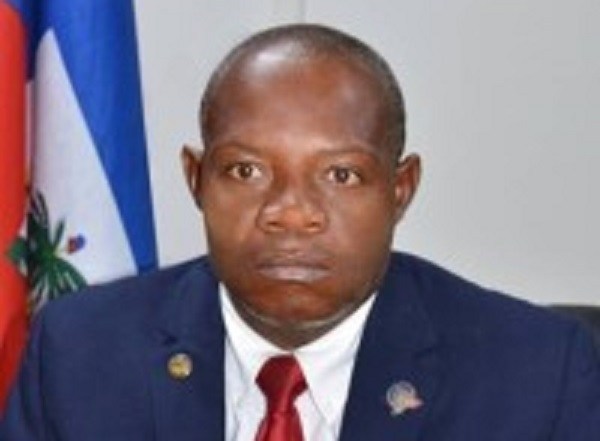 Lucmane Délile révoqué après avoir défié des civils&nbsp;armés