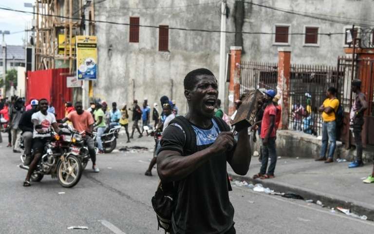 Vive tension devant les locaux du ministère de la justice le 6 juillet 2020