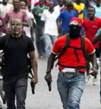 Les fantômes surgissent, la panique&nbsp;revient