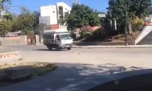 Affrontements entre militants et policiers dans l&rsquo;après-midi du 8 février au&nbsp;Champ-de-Mars