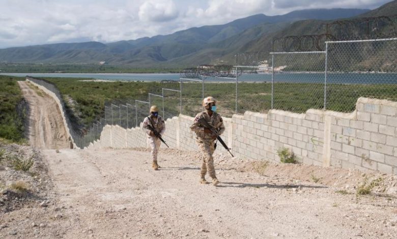 Sans faire de bruit, le mur se dresse entre Haïti et la République dominicaine