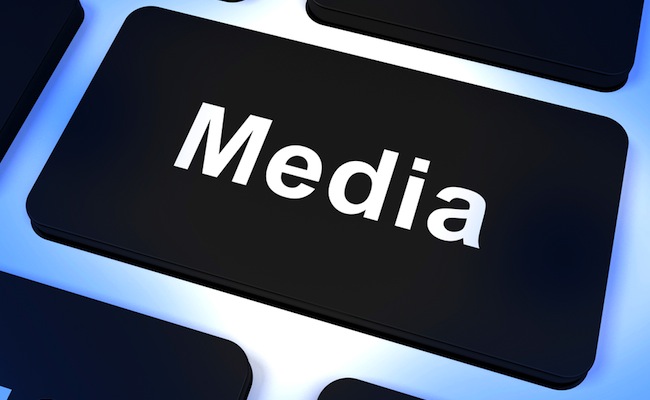 Les médias en ligne informels alimentent la corruption dans le secteur de l&rsquo;information