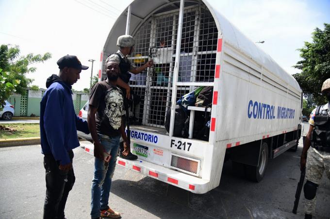 Pourquoi plus de 380 haïtiens sont-ils arrêtés en République dominicaine en 2 jours ?