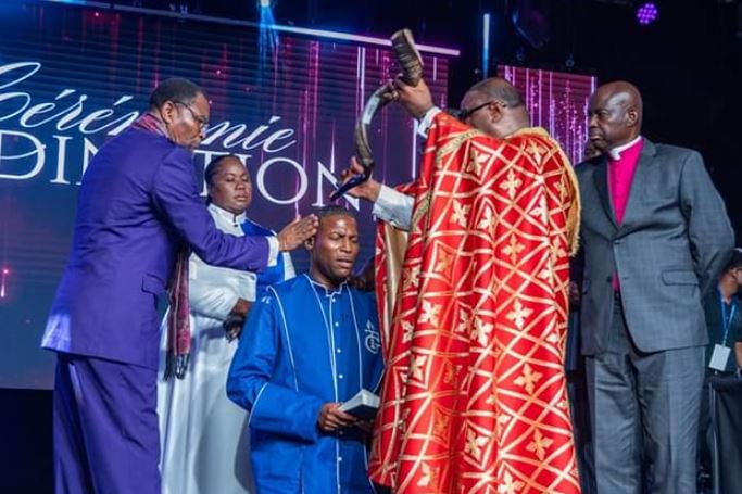 Le Pasteur Gregory Toussaint, franc-maçon ou&nbsp;évêque