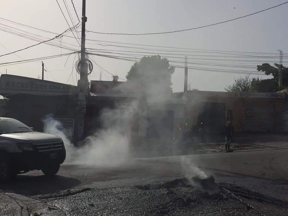 Les motards se rebellent à Delmas contre la hausse du prix du&nbsp;carburant