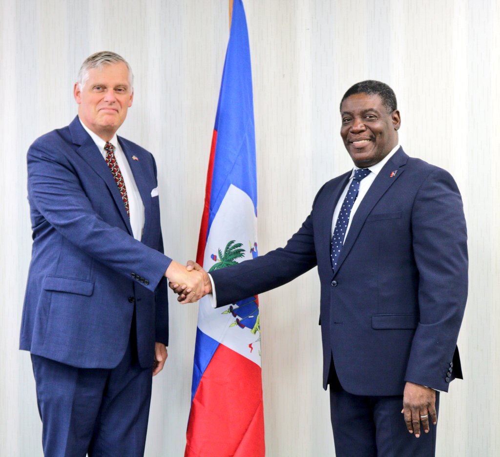 Rencontre du ministre de l’intérieur avec l’ambassade américaine