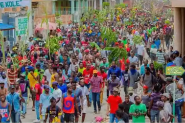 Des manifestants  de Jacmel envisagent de piller des dépôts au profit des&nbsp;prisonniers