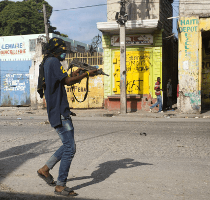 Ariel Henry promet des élections, les gangs exigent 300 mille gourdes par semaine des syndicats de&nbsp;transport