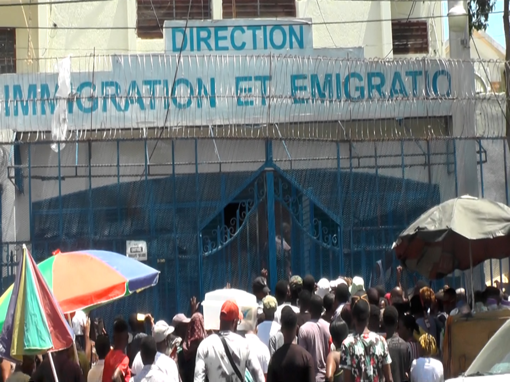 Des racketteurs font obstacle à la plateforme&nbsp;Delidoc