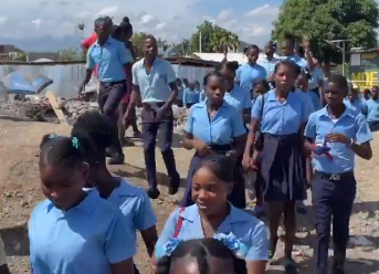 Canal de Ouanaminthe : Les élèves du Lycée Capois La Mort apportent leur&nbsp;support