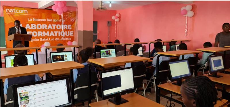 A la veille de son 12e anniversaire, la Natcom fait don d’un laboratoire informatique au Lycée congréganiste Saint-Luc de&nbsp;Jérémie