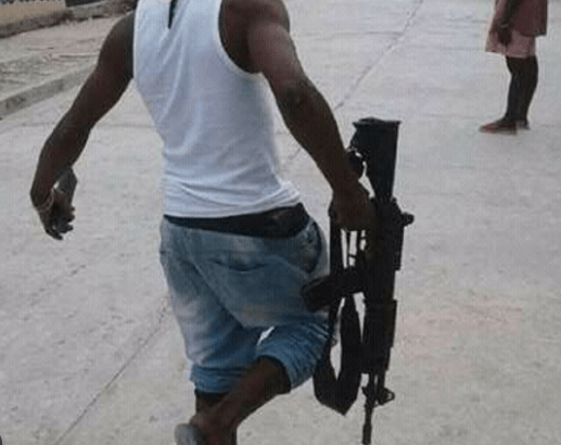 Les prisonnières sont livrées aux&nbsp;bandits