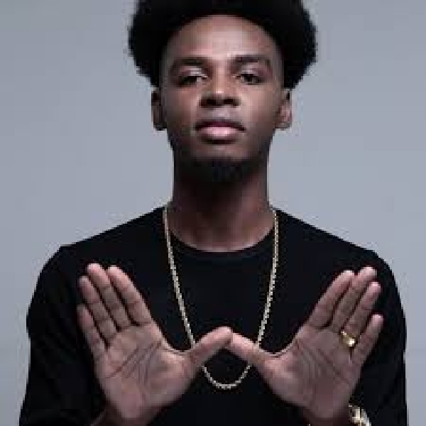 HMI scandale : Wendy accepte le copyright de Yole Dérose, ses fanatiques montrent leurs&nbsp;griffes