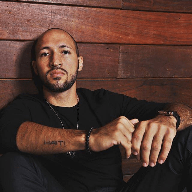 J-Perry éreinté pour ses opinions sur Guy&nbsp;Philippe