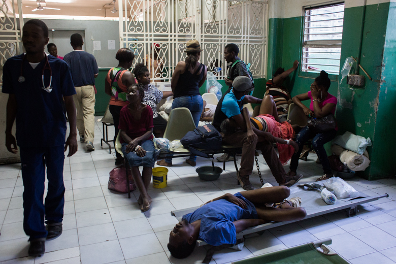 Le plus grand centre hospitalier de Port-au-Prince sous la domination des civils armés