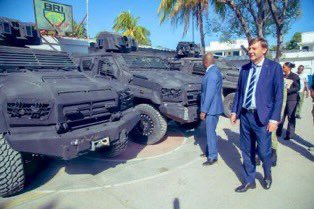 La France remet quatre nouveaux blindés à la&nbsp;PNH