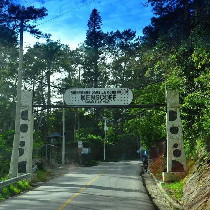 Haïti : Route de Kenscoff bloquée au niveau de Platon Café