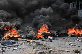 Des membres de brigade de machettes forcent les étudiants à quitter l’université CEDI