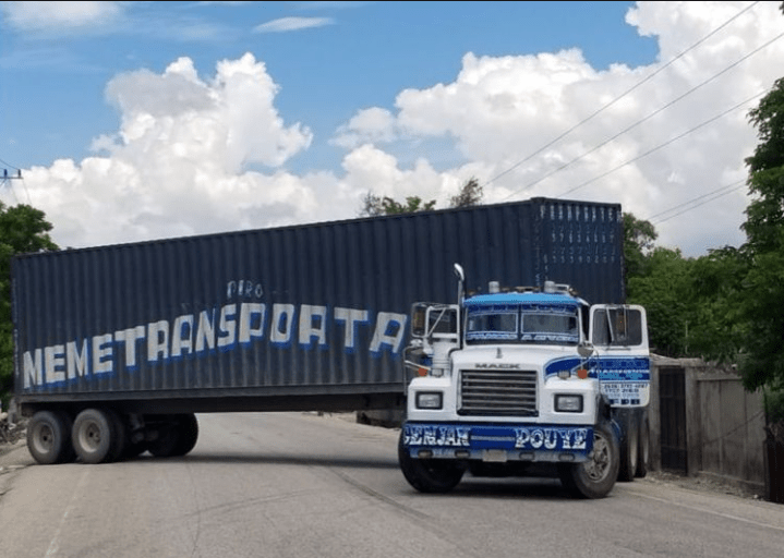 L’Estère : la Route nationale #1 bloquée après une attaque armée