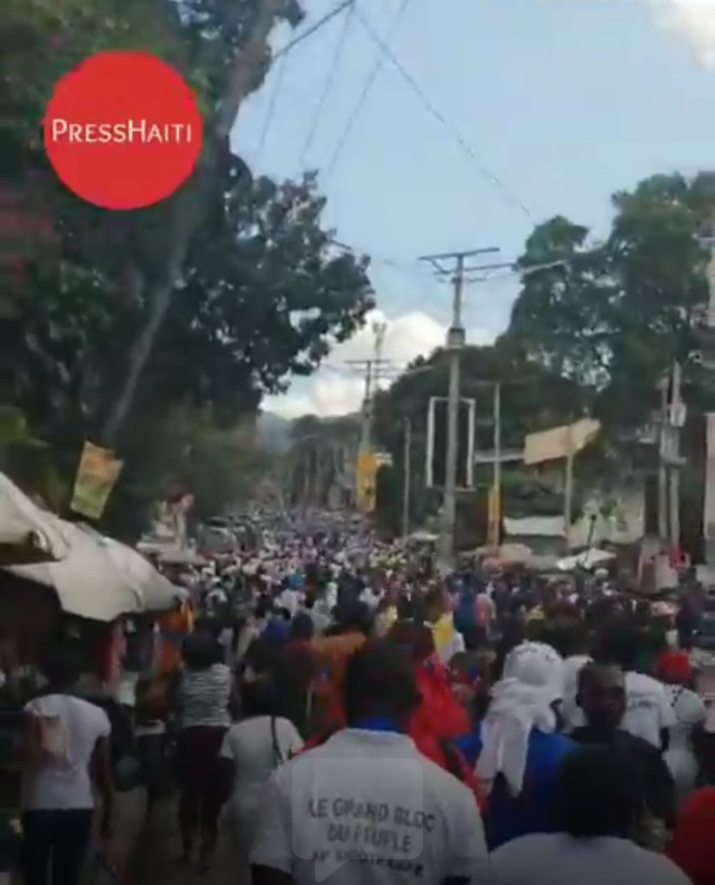 3 MG: Des milliers de citoyens haïtiens marchent pour la paix