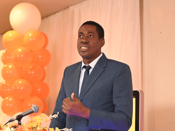 « Le salut ne dépend pas de tes vêtements : stop aux fausses doctrines ! », note le pasteur&nbsp;Pierre-Paul