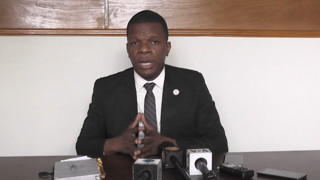 Hausse des prix de l’essence : l’avocat Arnel Rémy soutient les mouvements de&nbsp;protestation