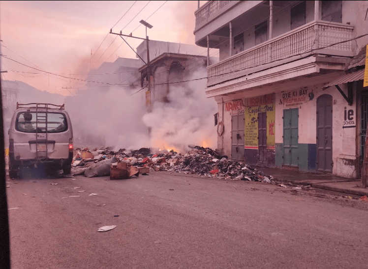 Des déchets en réaction à la décision de la mairie du Cap-Haïtien